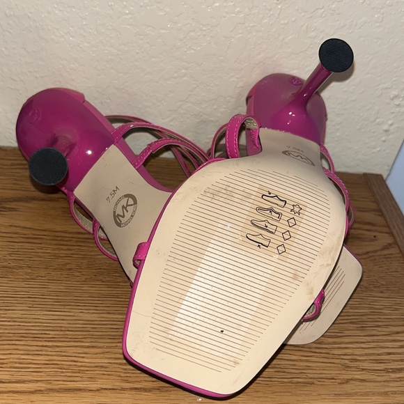 New Michael Kors pink strap heels - size 7.5 - Picture 3 of 7